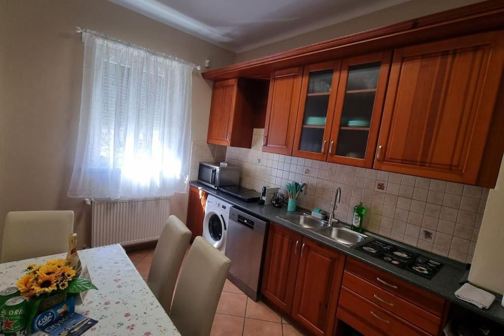 Jackpot Apartman Budapest Bagian luar foto